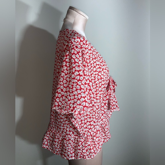 Shein 2xl Red&Wht Flower Top - Picture 2 of 9